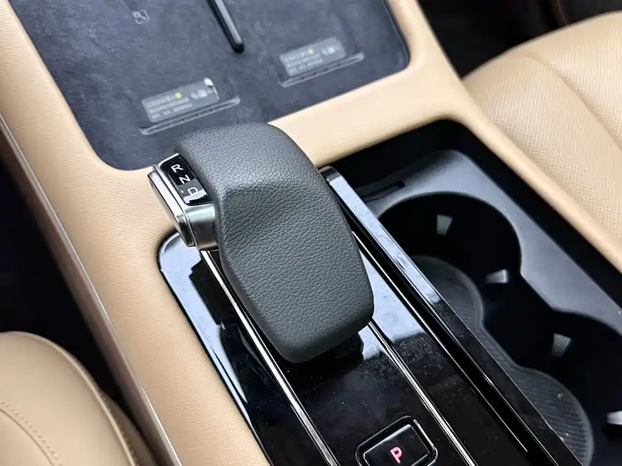 900x675_0_q87_c42_autohomecar__ChxpVWmO5jeAGTJBAANdIysH7uc038.jpg.webp Used AITO M7 2024 1.5T rear drive Plus version 6 seats