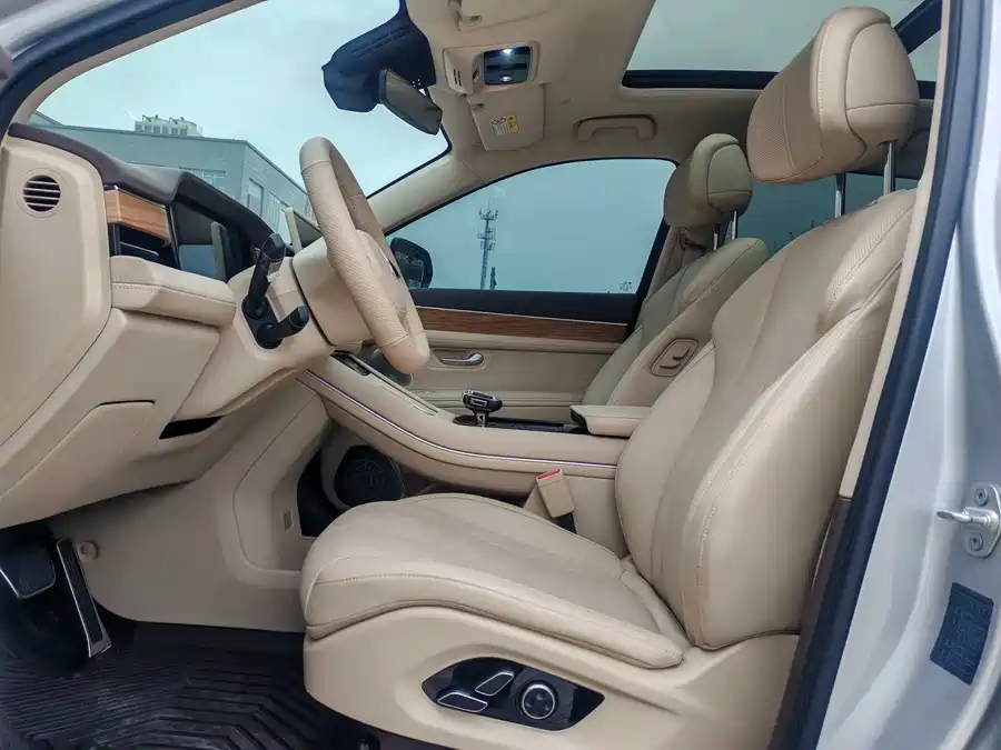 900x675_0_q87_c42_autohomecar__ChxpVWmO6BCAUzT3AALOZXb26RY241.jpg.webp Used AITO M7 2024 1.5T rear drive Plus version 5 seats