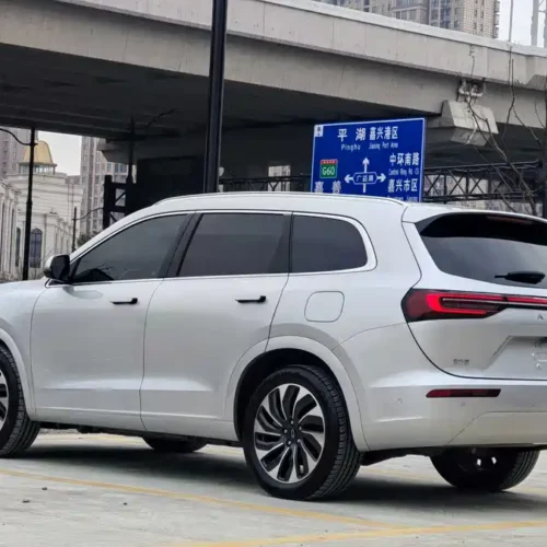 900x675_0_q87_c42_autohomecar__ChxpVWmO6BiAP0TxAAROe26YqSA485.jpg.webp Used AITO M7 2024 1.5T rear drive Plus version 5 seats