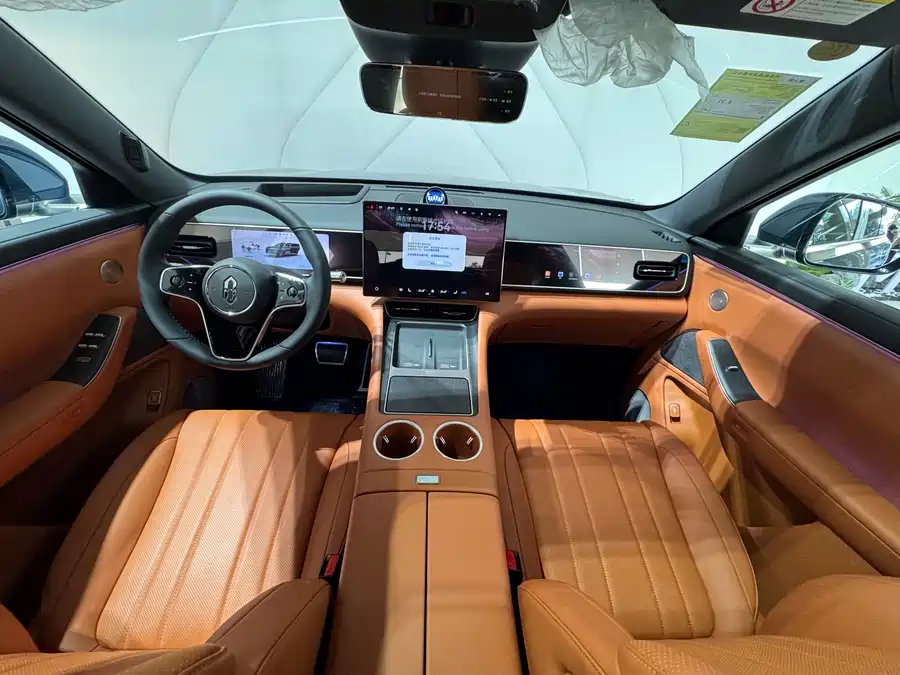 Used AITO M7 2026 extended range Max four-wheel drive version 6 seats