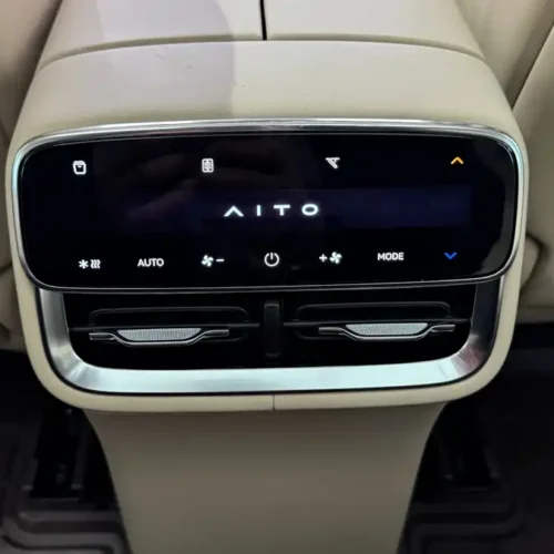 900x675_0_q87_c42_autohomecar__ChxpVWmQHgGANm-qAAVap-ZdN4I003.jpg.webp Used AITO M7 2026 Pure Electric Max Long Range Version 5 Seats