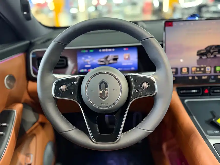 900x675_0_q87_c42_autohomecar__ChxpVWmdEJ2AT4bmAAd9pWUNjP4235.jpg.webp Used AITO M7 2026 extended range Max four-wheel drive version 5 seats