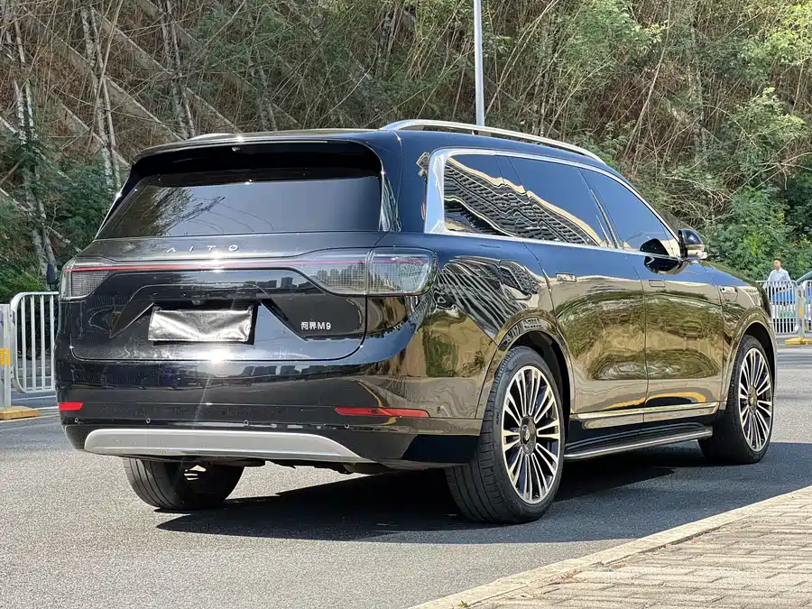 Used AITO second hand M9 2024 extended range Ultra version 42kWh 6-seater version