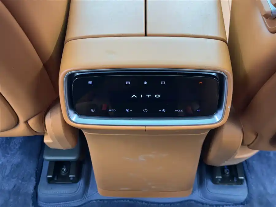 900x675_0_q87_c42_autohomecar__ChxpVml0Qd6APt5iAAE2BJaLJn8567.jpg.webp Used AITO second hand M9 2024 extended range Ultra version 42kWh 6-seater version