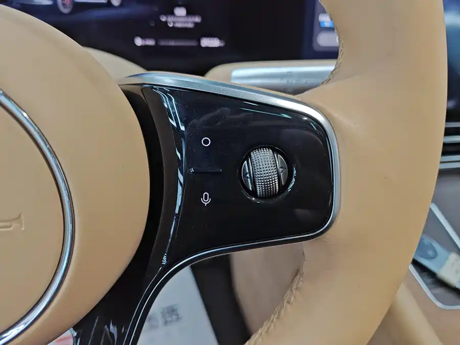 900x675_0_q87_c42_autohomecar__ChxpVml3OPKASaGWAAPDnqbl_pI594.jpg.webp Used AITO second hand M9 2024 extended range Ultra version 52kWh 5-seater version