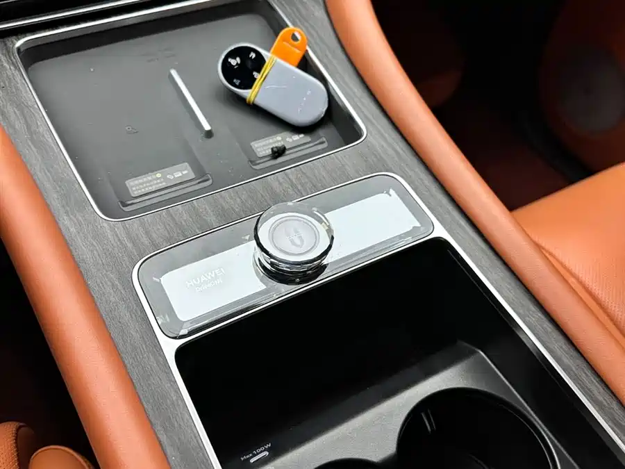 Used AITO second hand M9 2025 extended range Ultra version 52kWh 6-seater version