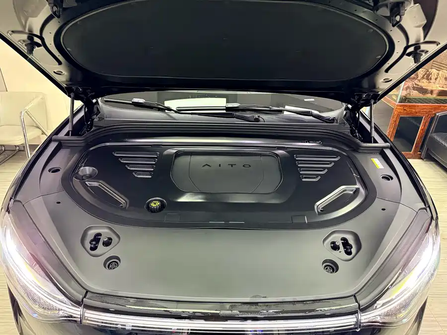 Used AITO second hand M9 2024 extended range Ultra version 52kWh 6-seater version