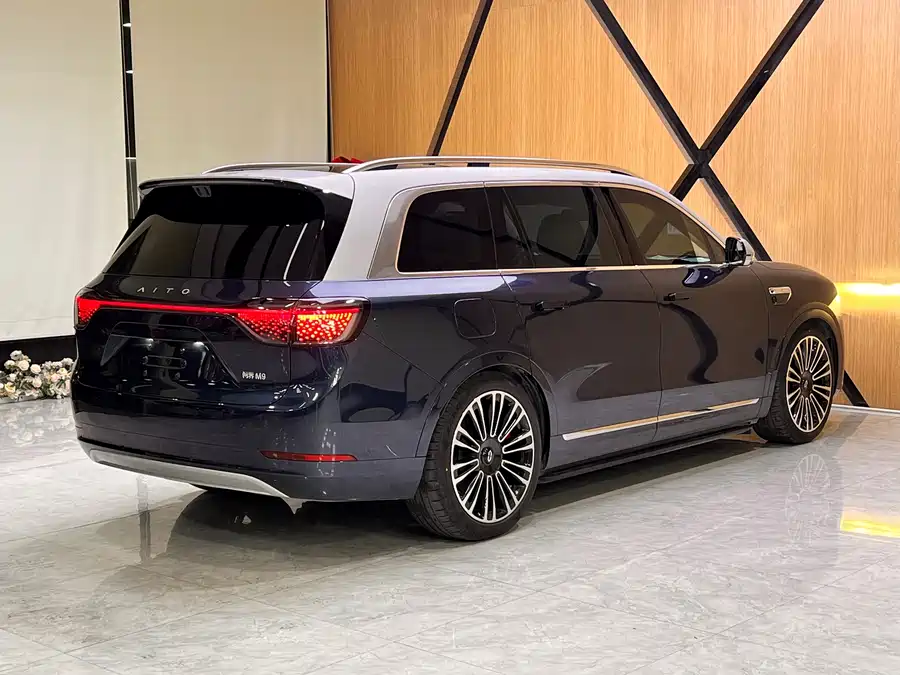 Used AITO second hand M9 2025 extended range Ultra version 52kWh 6-seater version