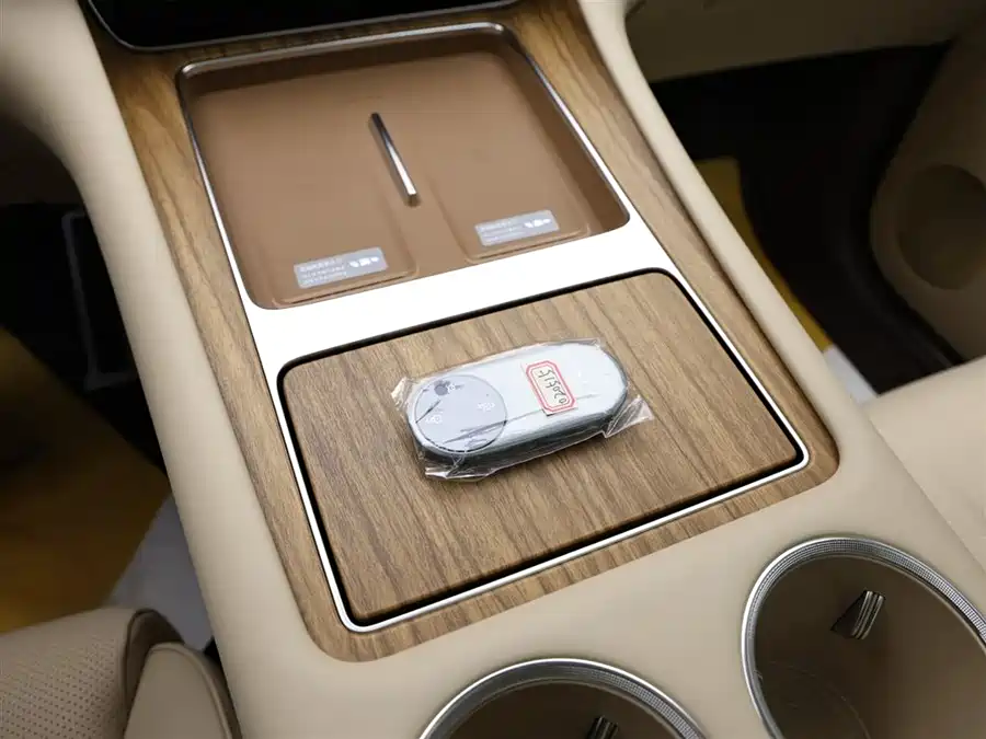 900x675_0_q87_c42_autohomecar__ChxpVmmNn9yAQf-AAAF6tBxygsE576.jpg.webp Used AITO M7 2026 extended range Pro+ four-wheel drive version 5 seats