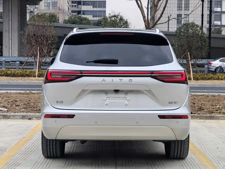 900x675_0_q87_c42_autohomecar__ChxpVmmO6BmAfrKDAAUZAbPtHtI193.jpg.webp Used AITO M7 2024 1.5T rear drive Plus version 5 seats