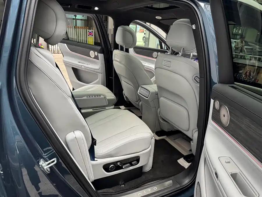 Used AITO second hand M9 2024 extended range Ultra version 42kWh 6-seater version