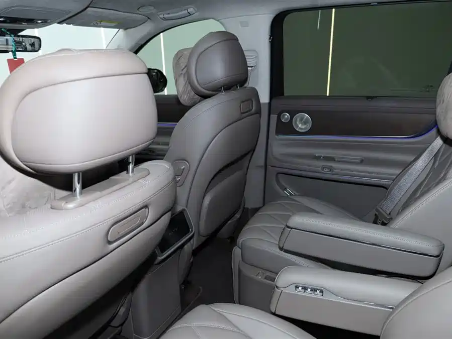 Used AITO second hand M9 2025 extended range Ultra version 52kWh 6-seater version