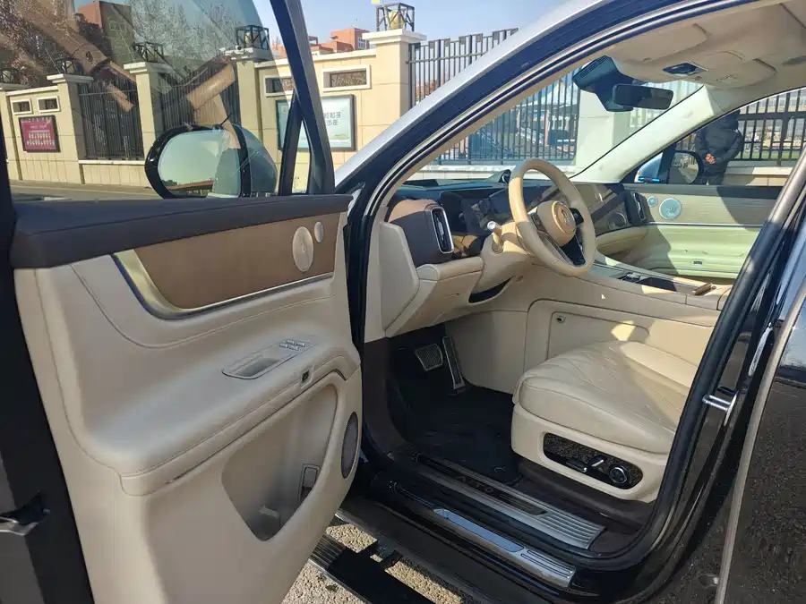 Used AITO second hand M9 2024 extended range Ultra version 42kWh 6-seater version