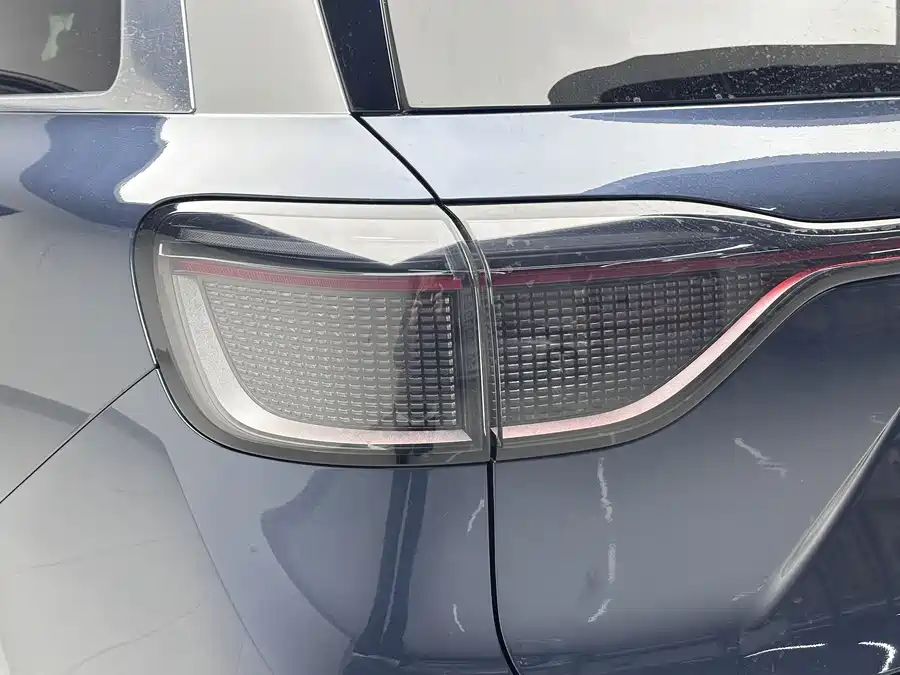 Used AITO second hand M9 2024 extended range Max version 42kWh 6-seater version