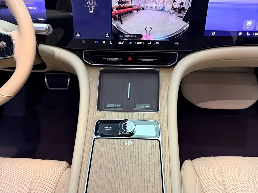 Used AITO second hand M9 2024 extended range Ultra version 52kWh 6-seater version