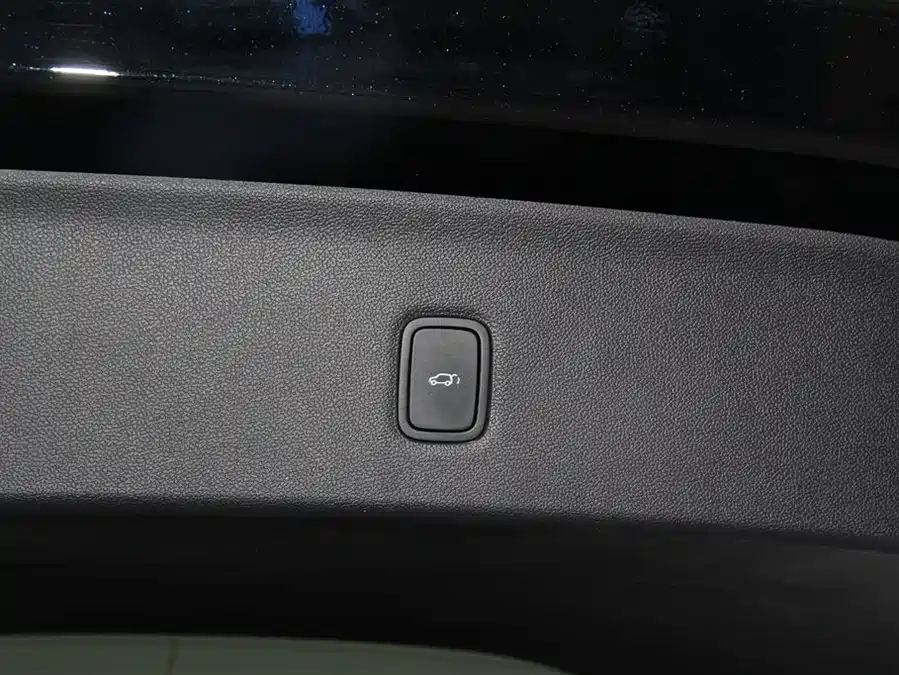 Used AITO second hand M9 2024 extended range Max version 42kWh 6-seater version
