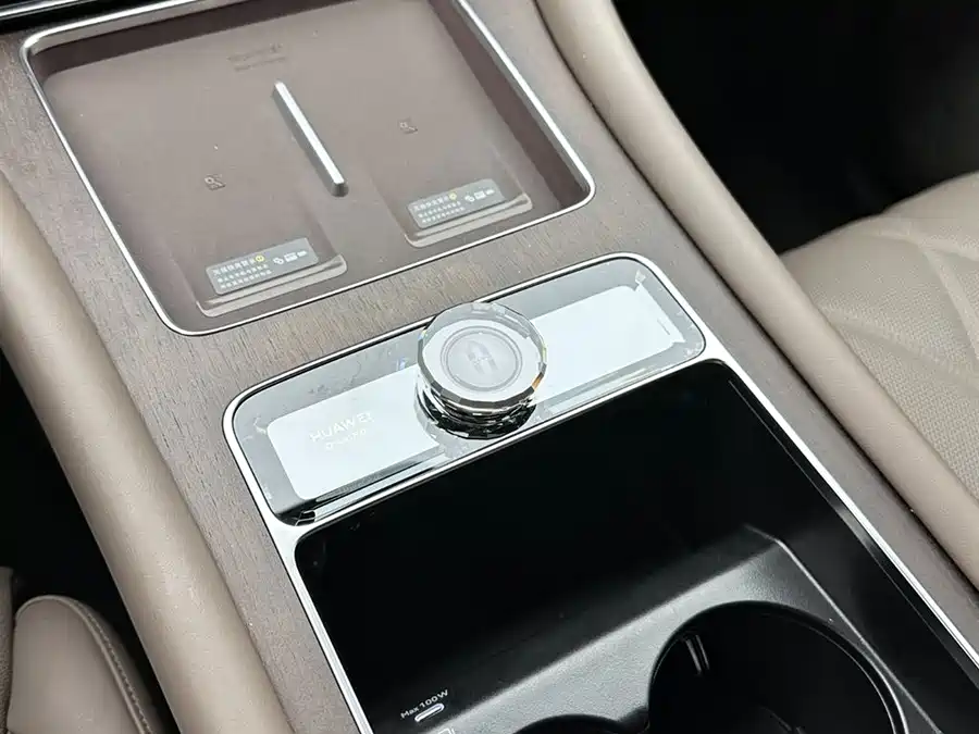 Used AITO second hand M9 2025 extended range Ultra version 52kWh 6-seater version