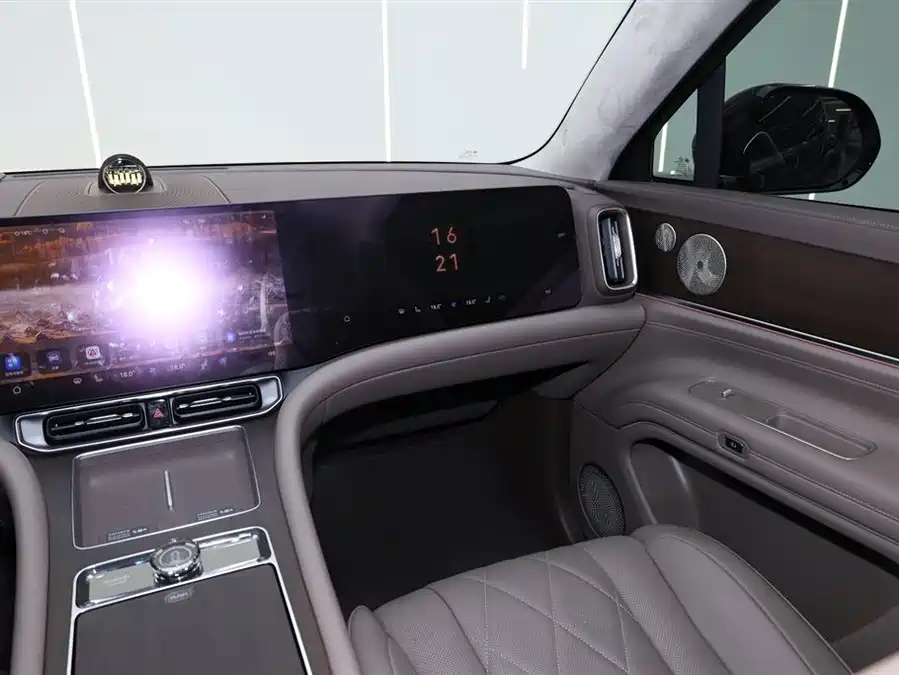 Used AITO second hand M9 2024 extended range Ultra version 42kWh 6-seater version