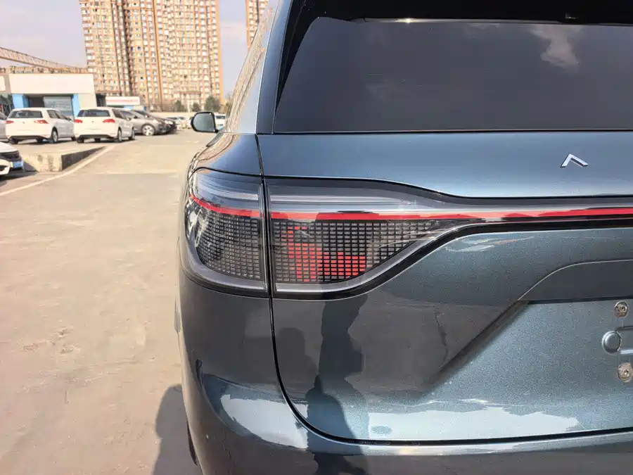 Used AITO second hand M9 2024 extended range Ultra version 52kWh 6-seater version