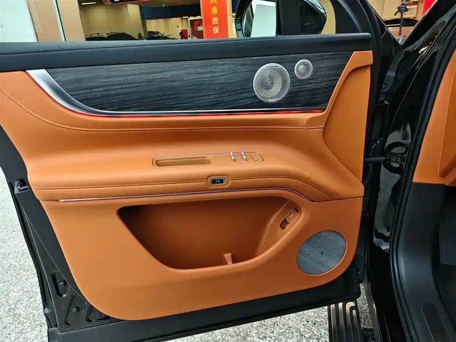 Used AITO second hand M9 2025 extended range Ultra version 52kWh 6-seater version