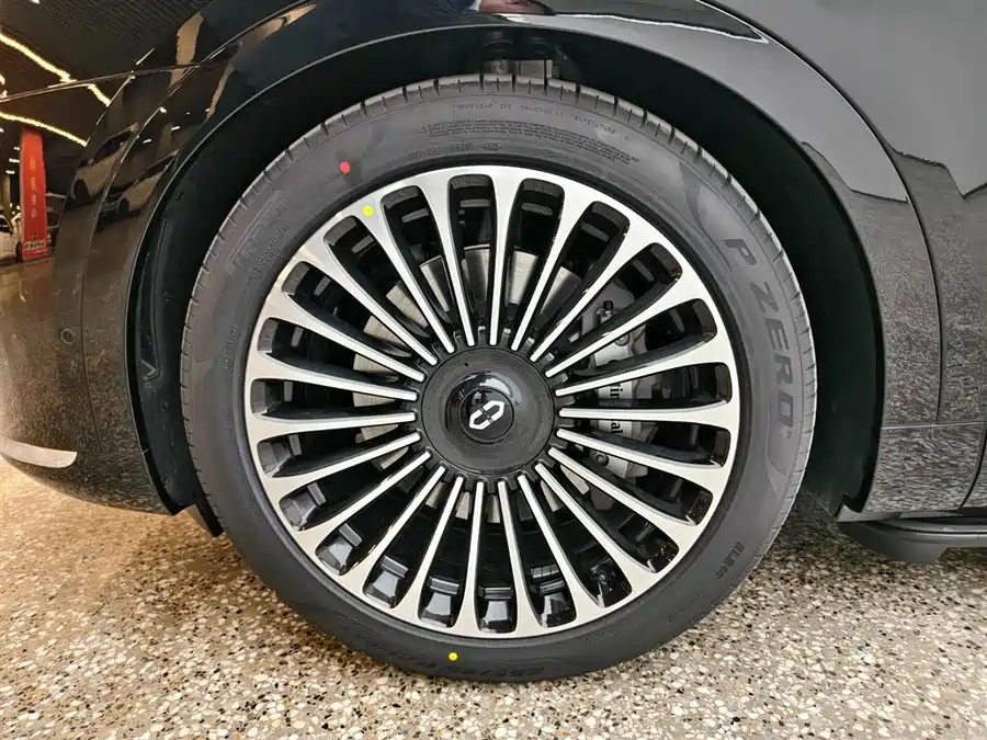 Used AITO second hand M9 2025 extended range Ultra version 52kWh 6-seater version