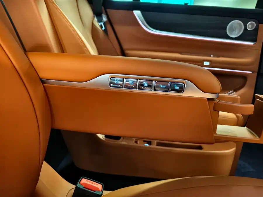 Used AITO second hand M9 2025 extended range Ultra version 52kWh 6-seater version