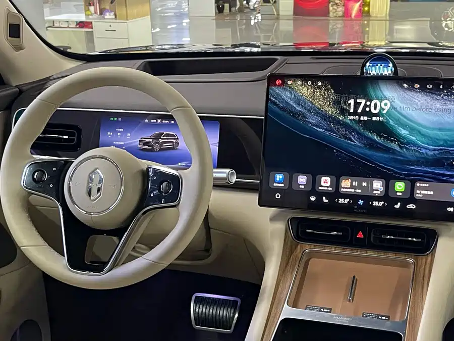 900x675_0_q87_c42_autohomecar__ChxpWGmfo7KAHBtQAAuXat3gPA8142.jpg.webp Used AITO M7 2026 extended range Pro+ four-wheel drive version 5 seats