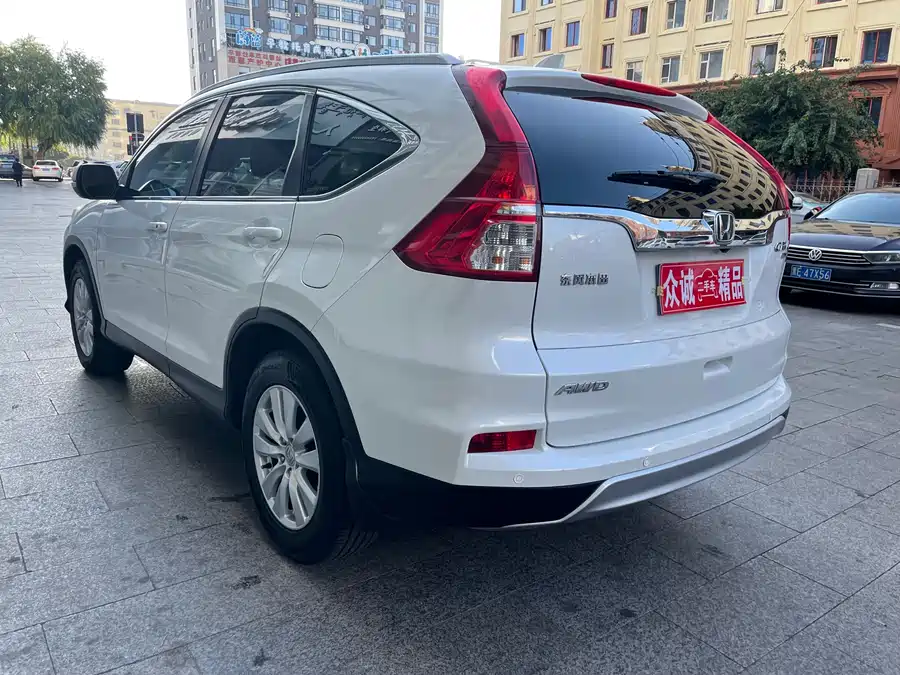 Used Honda CR-V 2015 2.0L four-wheel drive style version