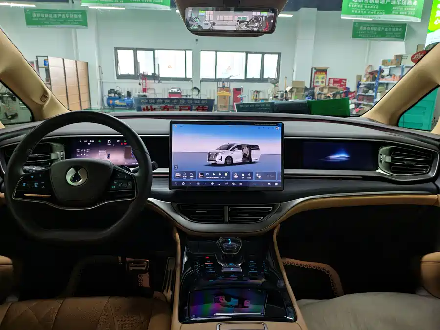 900x675_0_q87_c42_autohomecar__Chto52jNBMiAQefbAAU9IS2cS24473.jpg.webp Used Denza D9 2025 DM-i smart driving version 1020 four-wheel drive flagship model