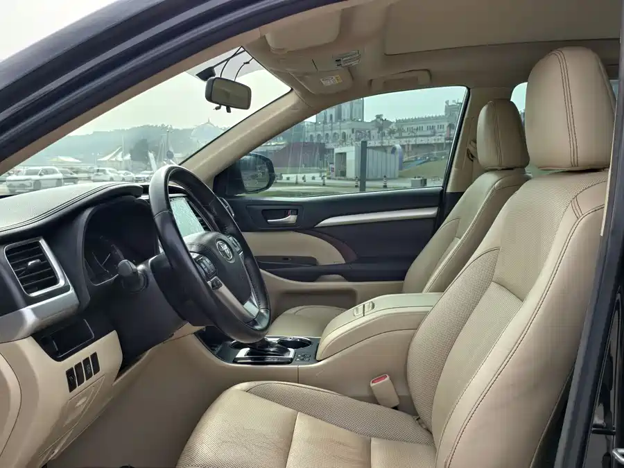 900x675_0_q87_c42_autohomecar__Chto52k1Da6AfAZ7AAX8rnokGj8185.jpg.webp Used Toyota Highlander 2015 2.0T four-wheel drive luxury version 7 seats