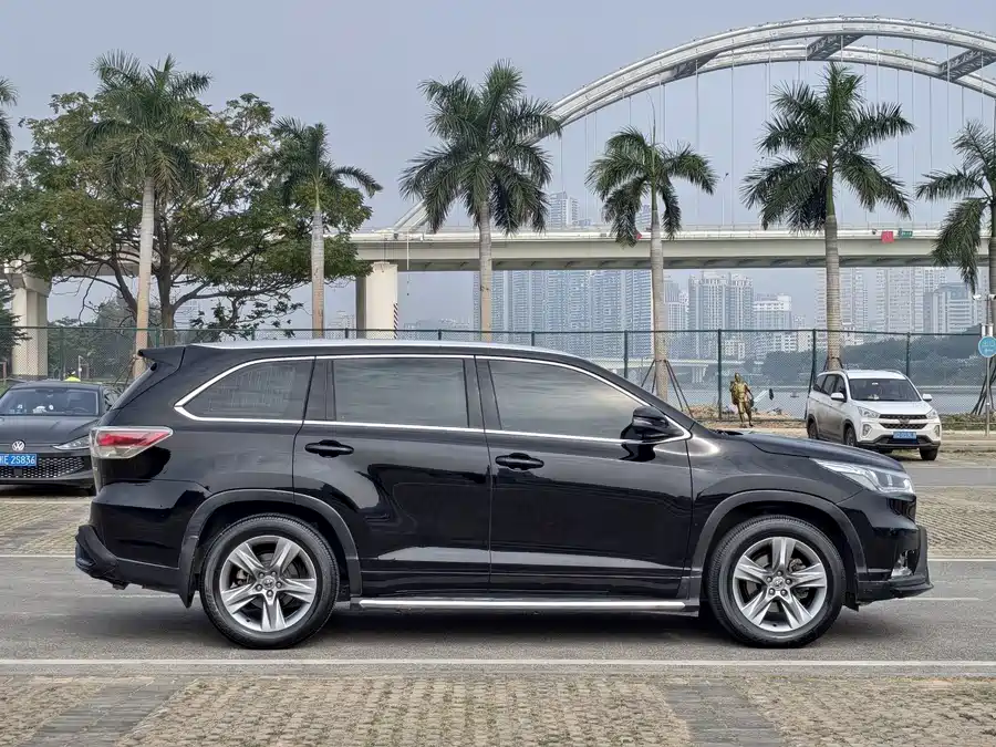 900x675_0_q87_c42_autohomecar__Chto52k1DauAePlmAAqvrHJFN-k023.jpg.webp Used Toyota Highlander 2015 2.0T four-wheel drive luxury version 7 seats