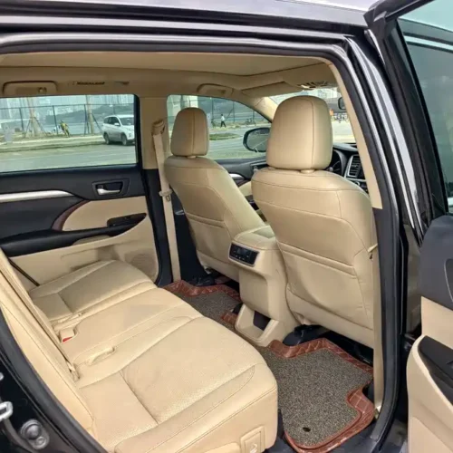 900x675_0_q87_c42_autohomecar__Chto52k1DcKAFzloAAbEGCaG0u0140.jpg.webp Used Toyota Highlander 2015 2.0T four-wheel drive luxury version 7 seats