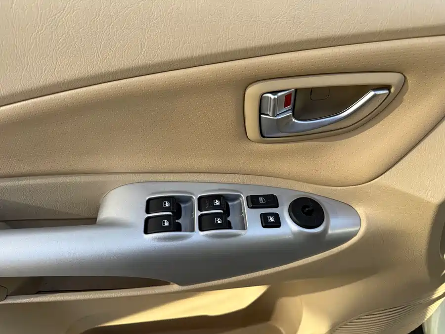 Used Hyundai Tucson 2013 2.0L automatic two-wheel drive comfort model