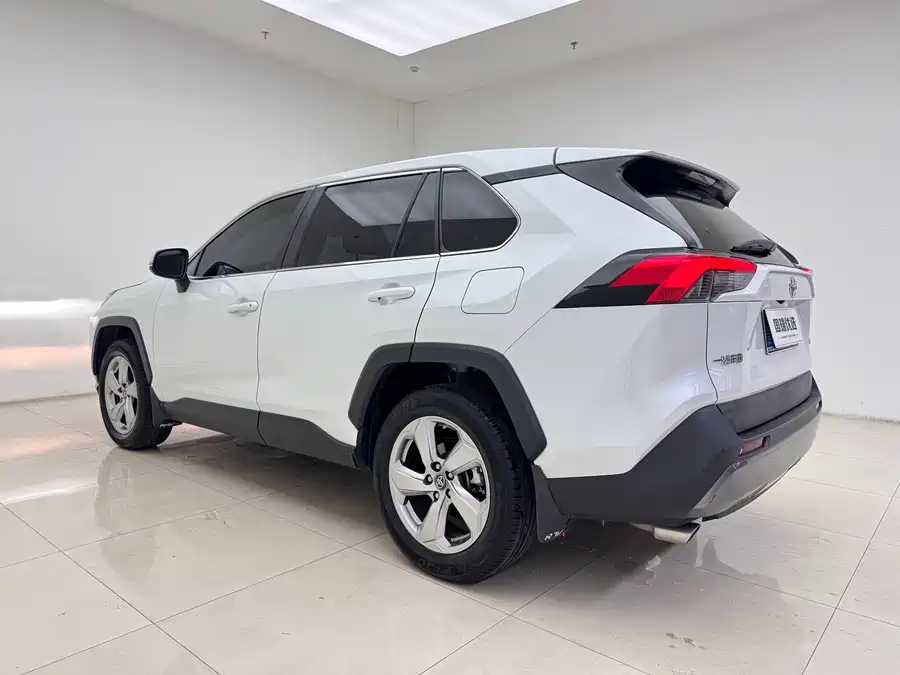Used Toyota RAV4 Rongfang 2021 2.0L CVT two-wheel drive fashion PLUS version
