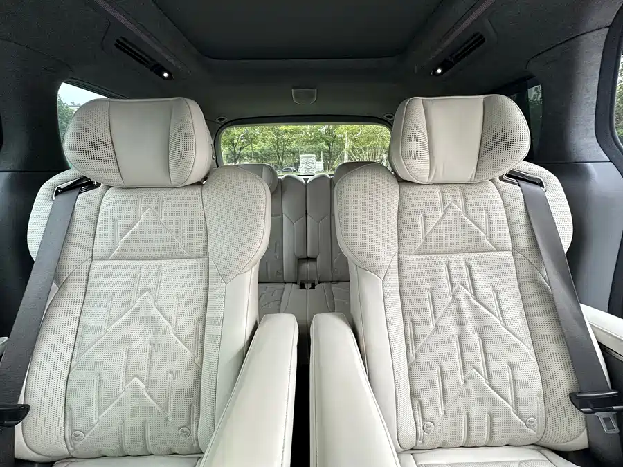 Used Zeekr 009 2024 six-seat executive version four-wheel drive 108kWh