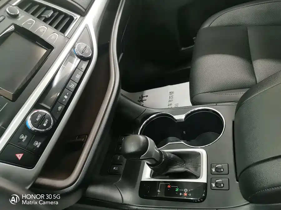900x675_0_q87_c42_autohomecar__Chto52kMN6iAItUhAAQaCovuaG4685.jpg.webp Used Toyota Highlander 2017 2.0T four-wheel drive luxury version 7 seats