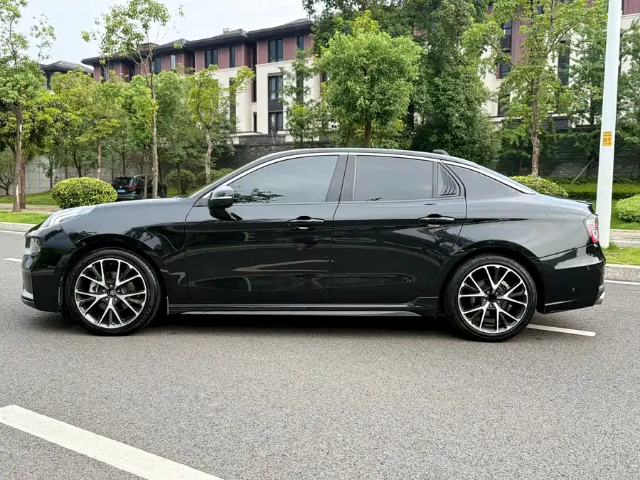 900x675_0_q87_c42_autohomecar__Chto52kgi6SAdeYAAA4KLviITuU989.jpg.webp Used Lynk & Co 03 2022 1.5TD DCT Pro