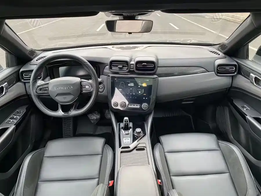 900x675_0_q87_c42_autohomecar__Chto52kjwA6AMYHkAALmBwITWWg293.jpg.webp Used Lynk & Co 03 2022 2.0TD DCT Plus