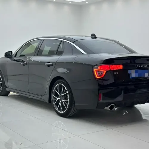900x675_0_q87_c42_autohomecar__Chto52koF4SAcSQOAAJYYxhBN74986.jpg.webp Used Lynk & Co 03 2022 1.5TD DCT Pro