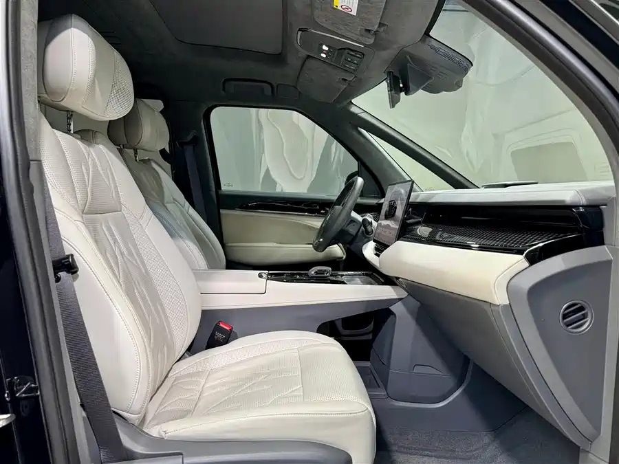Used Zeekr 009 2024 six-seat executive version four-wheel drive 108kWh