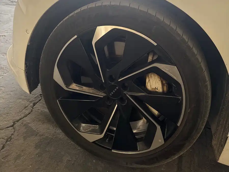 900x675_0_q87_c42_autohomecar__Chto52kw9Y6AantWAAVsfXJbgUk797.jpg.webp Used Zeekr 001 2024 WE version 95kWh four-wheel drive