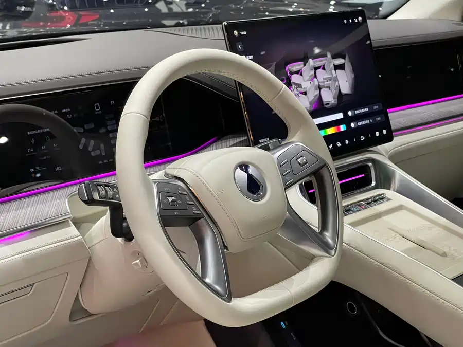 900x675_0_q87_c42_autohomecar__Chto52kxjxyAOO_sAAe67-dSmu4348.jpg.webp Used Denza N9 2025 Honor Model