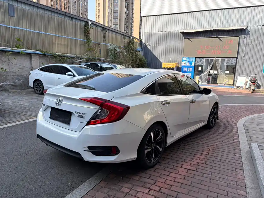 Used Honda Civic 2016 220TURBO CVT Deluxe Edition