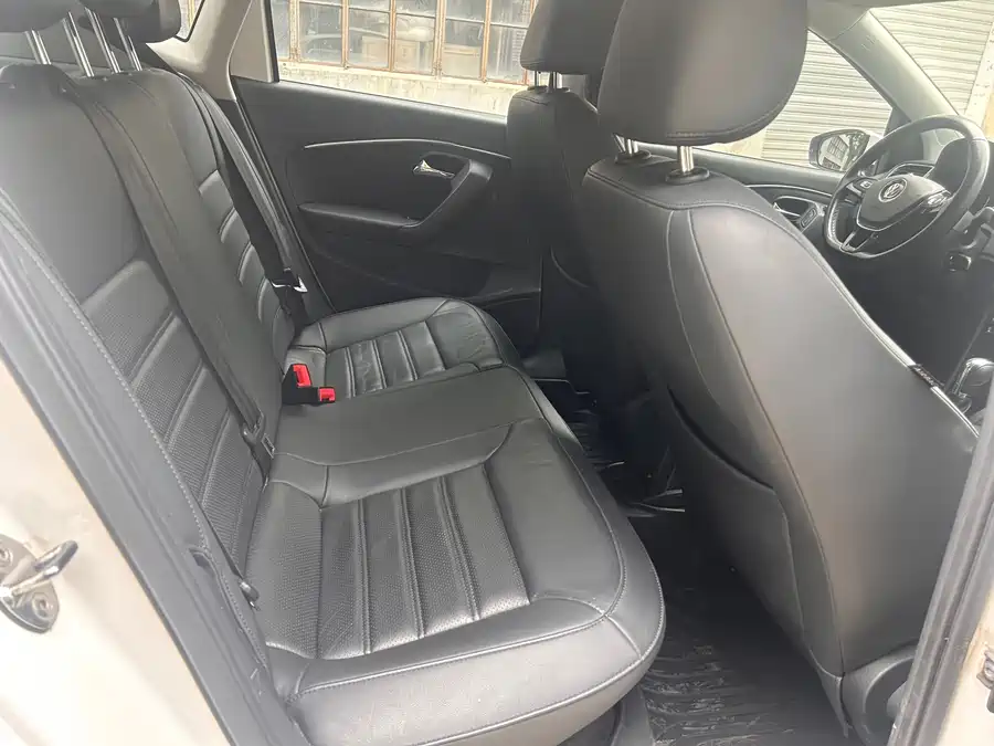 Used Volkswagen Polo 2016 1.6L automatic comfort model