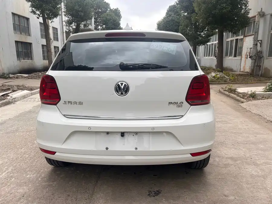 Used Volkswagen Polo 2016 1.6L automatic comfort model