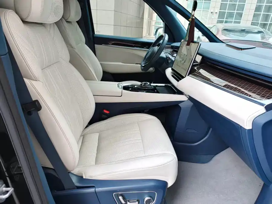900x675_0_q87_c42_autohomecar__Chto52l6HA-ARj5-AAefRAd-z7k220.jpg.webp Used Zeekr 009 2022 facelift WE version