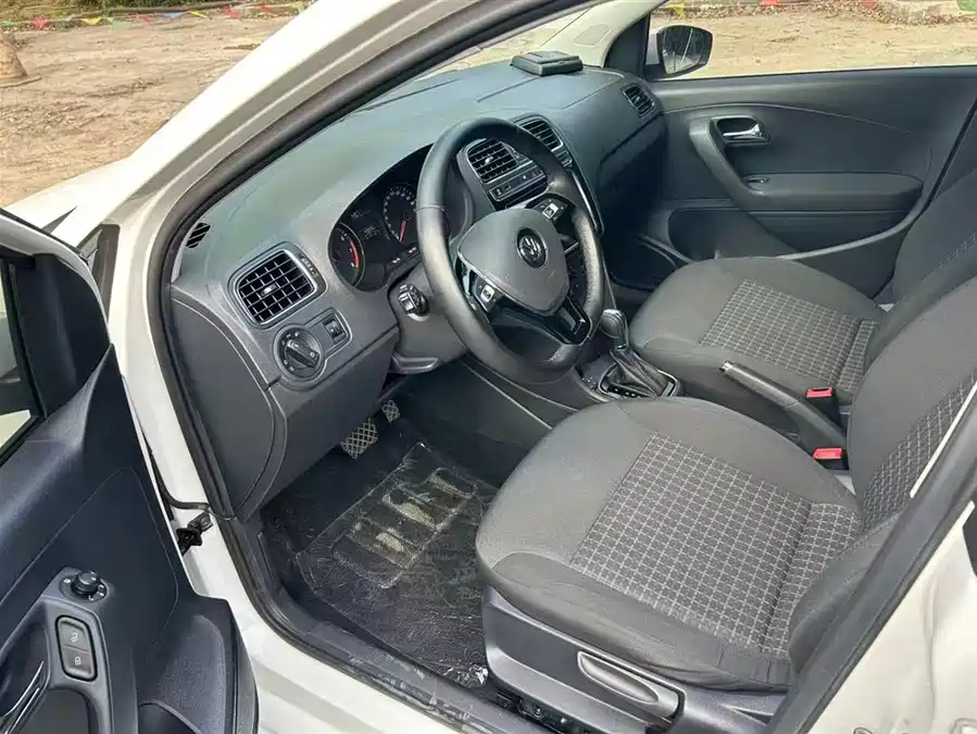 Used Volkswagen Polo 2018 1.5L automatic safe driving model