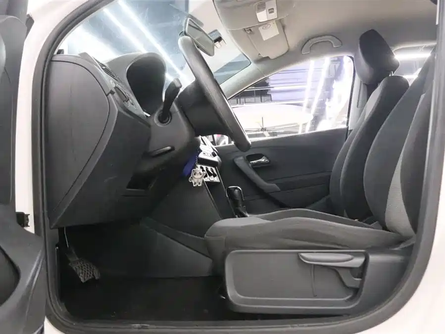 Used Volkswagen Polo 2016 1.4L automatic fashion model