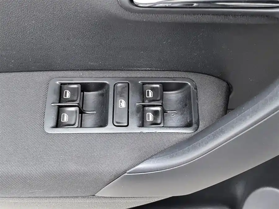 Used Volkswagen Polo 2016 1.6L automatic comfort model