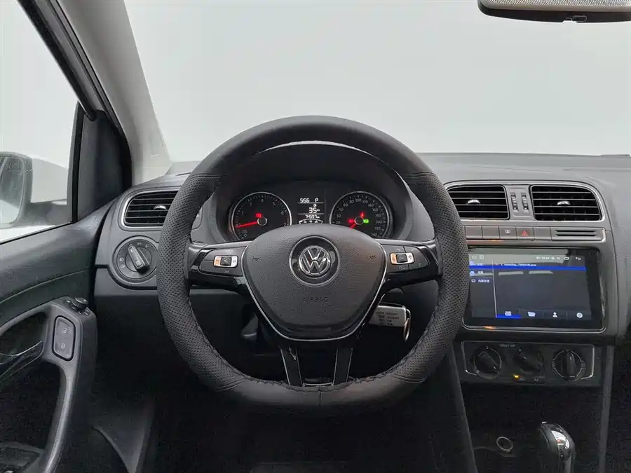 Used Volkswagen Polo 2016 1.6L automatic comfort model
